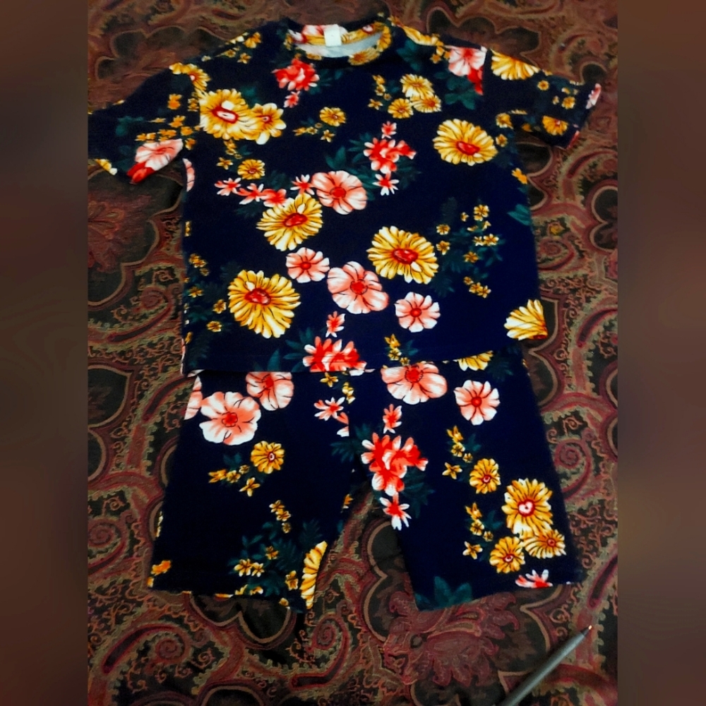 Kids 2 peice floral short set